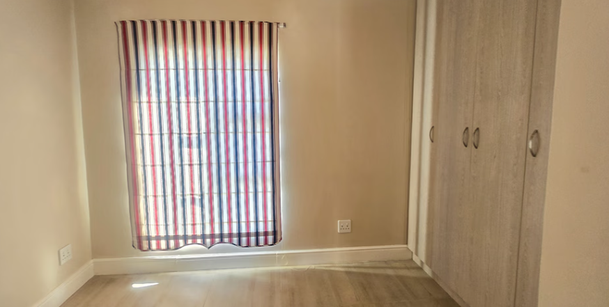 4 Bedroom Property for Sale in Paradise Beach Eastern Cape